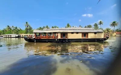 Kumarakom Backwaters and Houseboat Cruising through Vembanadu Lake